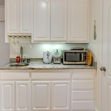Gulf Breeze Vacation Rental For 2 With Pool Access! Esterno foto