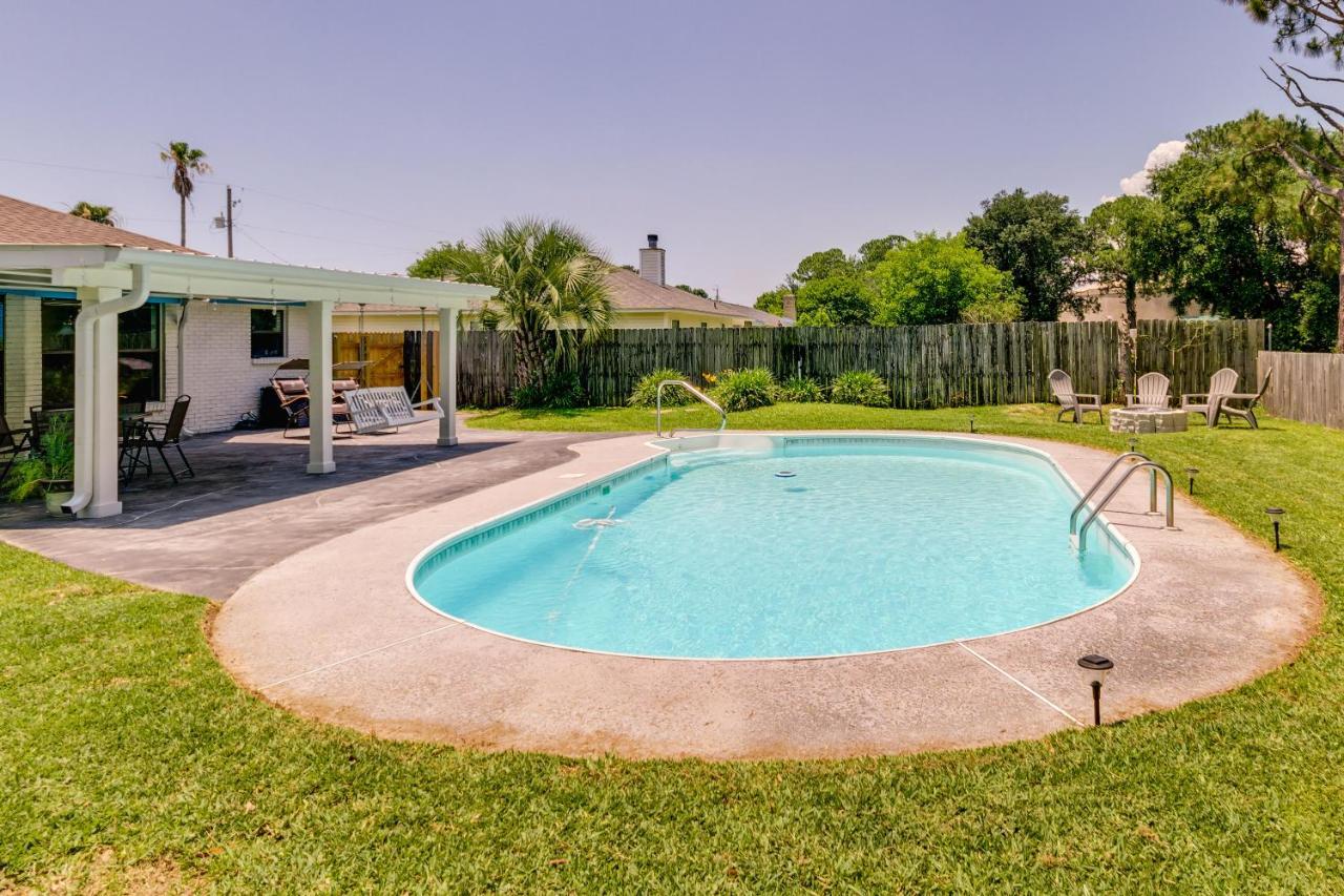 Gulf Breeze Vacation Rental For 2 With Pool Access! Esterno foto