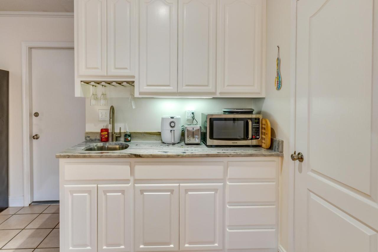 Gulf Breeze Vacation Rental For 2 With Pool Access! Esterno foto